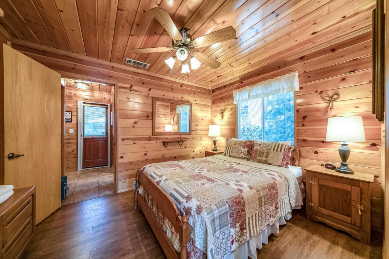 Black Bear Cabin Bass Lake Exterior foto